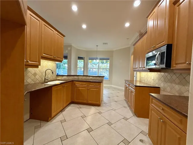1901 El Dorado Pkwy W, Cape Coral, Florida 33914