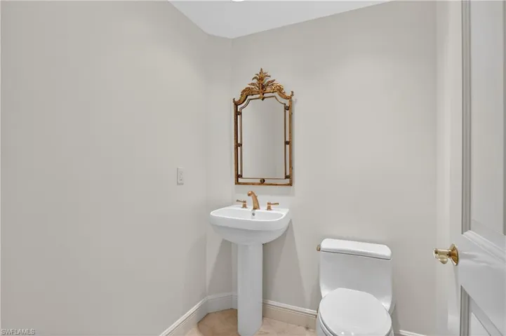 1060  Borghese  LN, Naples, FL 34114