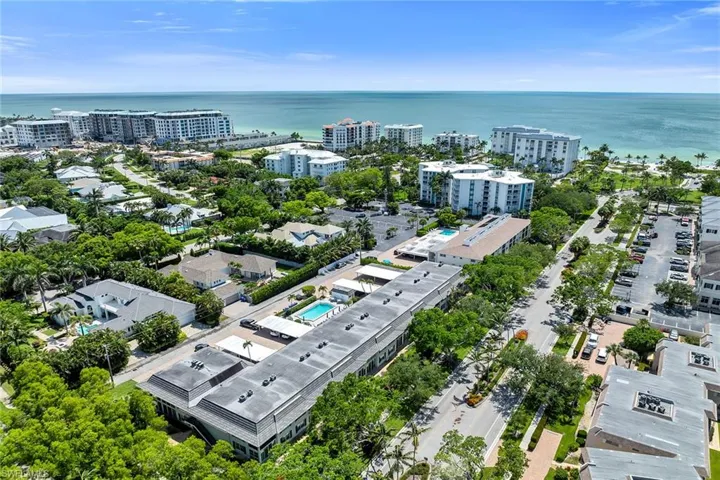 290  Banyan  BLVD, Naples, FL 34102
