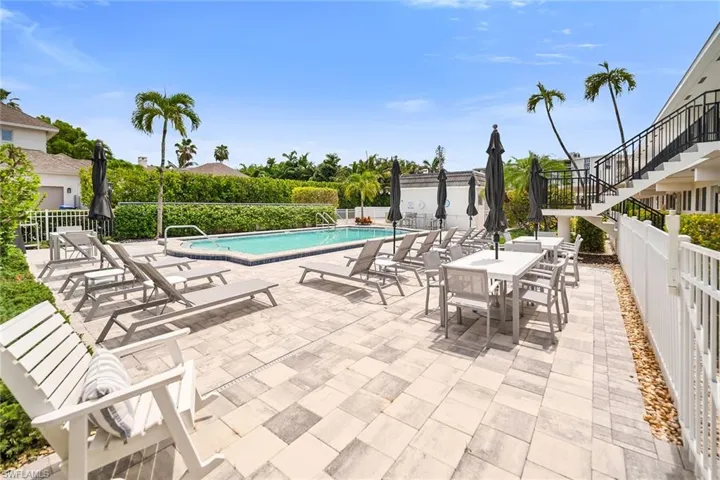 290  Banyan  BLVD, Naples, FL 34102