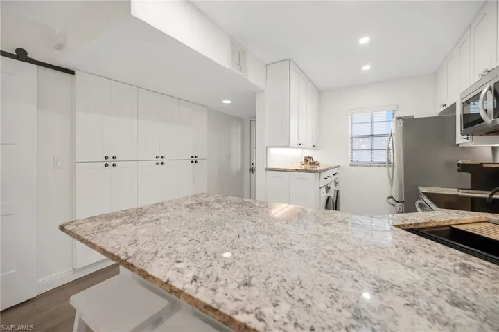 290  Banyan  BLVD, Naples, FL 34102