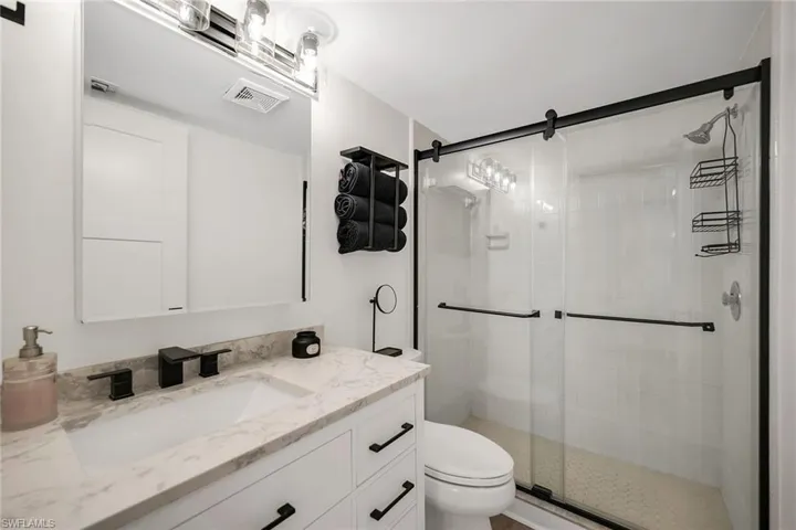 290  Banyan  BLVD, Naples, FL 34102