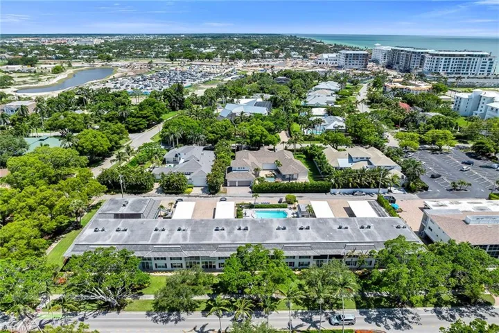 290  Banyan  BLVD, Naples, FL 34102