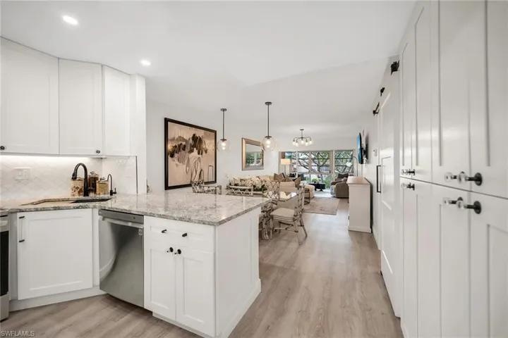 290  Banyan  BLVD, Naples, FL 34102
