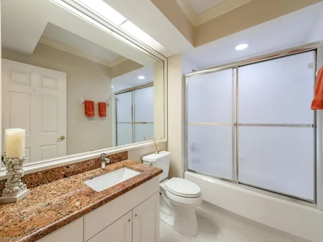Guest bathroom.