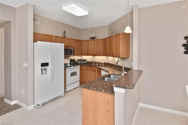 10021 Lake Cove Dr 101, Fort Myers, Florida 33908