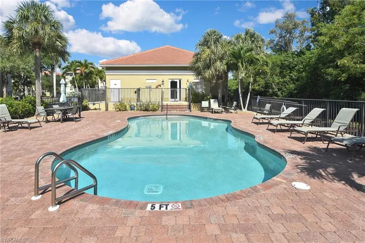 10021 Lake Cove Dr 101, Fort Myers, Florida 33908