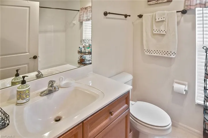 10021 Lake Cove Dr 101, Fort Myers, Florida 33908