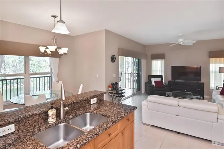 10021 Lake Cove Dr 101, Fort Myers, Florida 33908