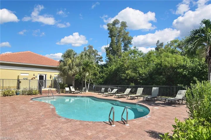 10021 Lake Cove Dr 101, Fort Myers, Florida 33908