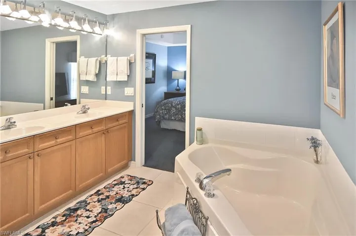 10021 Lake Cove Dr 101, Fort Myers, Florida 33908