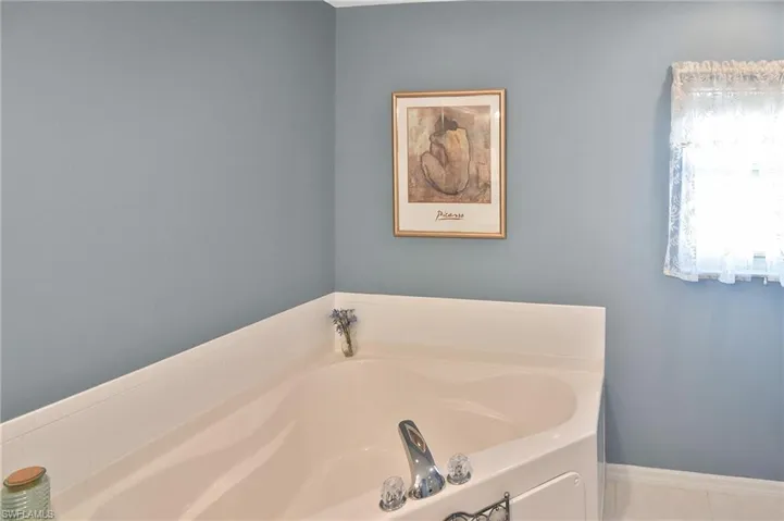 10021 Lake Cove Dr 101, Fort Myers, Florida 33908