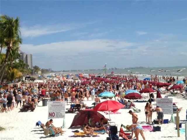 North end of beach near town square during season ! Busy area of the Island, on Ft Myers Beach !