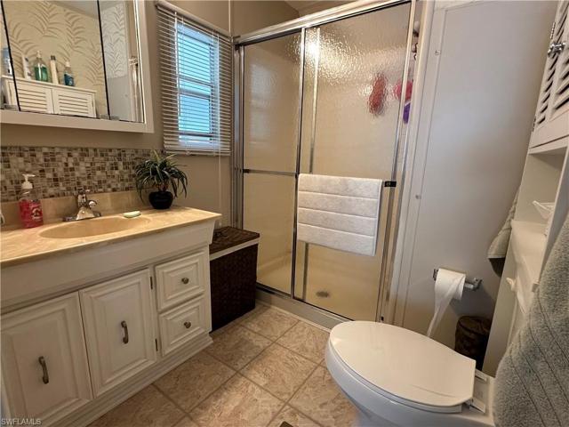 Primary Bathroom w/new flooring