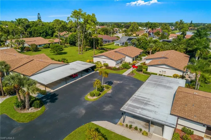 Easy access to this Villa with no neighbors to the left