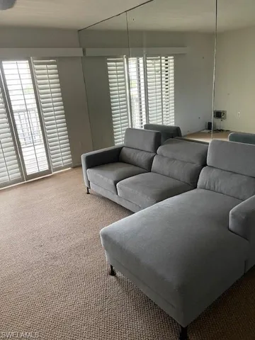 2121  Collier  AVE, Fort Myers, FL 33901