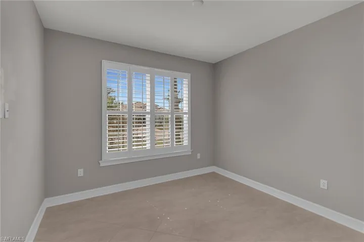 Unfurnished bedroom