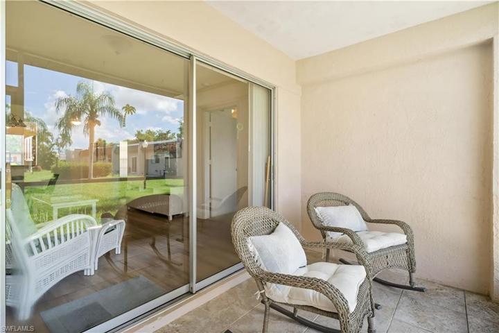 Lovely tiled lanai.
