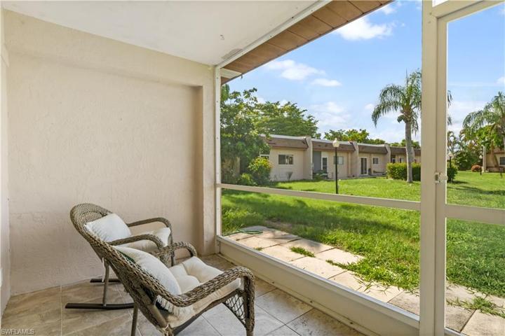 Lovely lanai to relax on and enjoy your morning coffee!