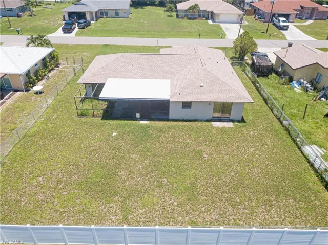 Birds eye view of property