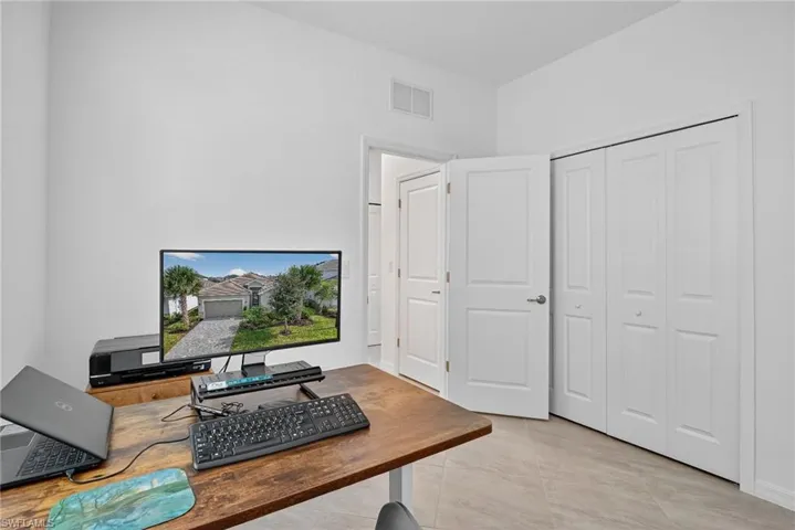2126 Hamlin St, Naples, Florida 34120