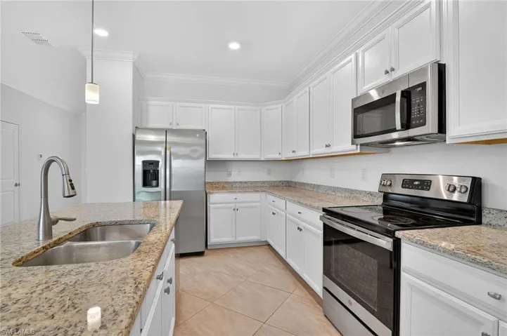 2126 Hamlin St, Naples, Florida 34120