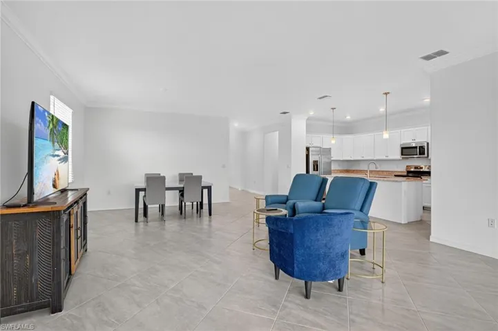 2126 Hamlin St, Naples, Florida 34120