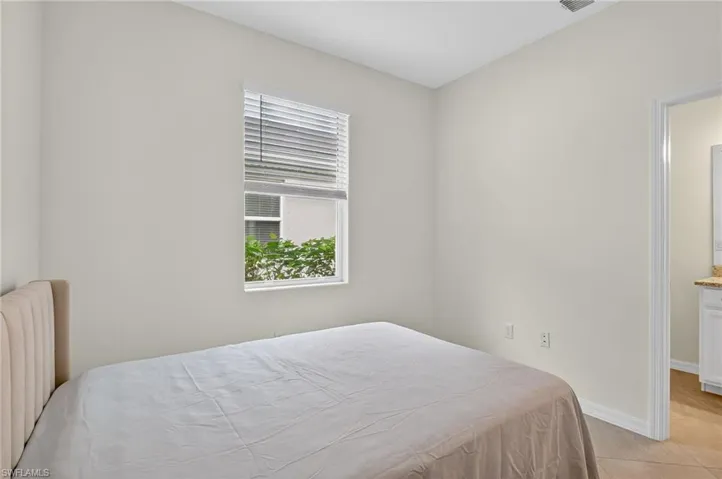 2126 Hamlin St, Naples, Florida 34120