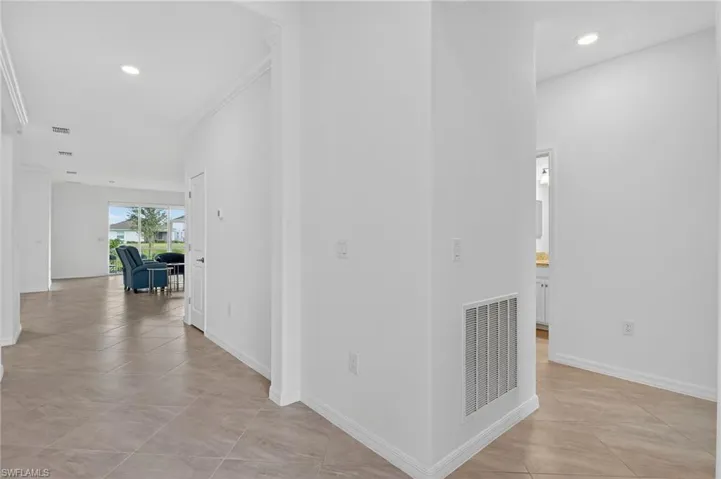 2126 Hamlin St, Naples, Florida 34120