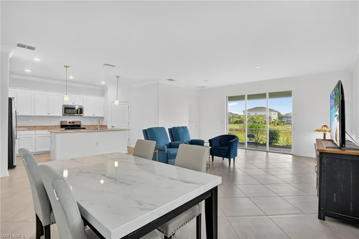 2126 Hamlin St, Naples, Florida 34120