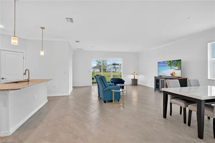 2126 Hamlin St, Naples, Florida 34120