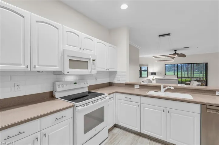 200  Vintage  CIR, Naples, FL 34119
