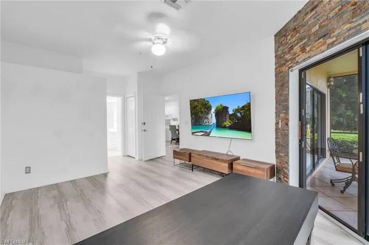 200  Vintage  CIR, Naples, FL 34119
