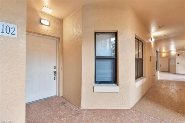 200  Vintage  CIR, Naples, FL 34119