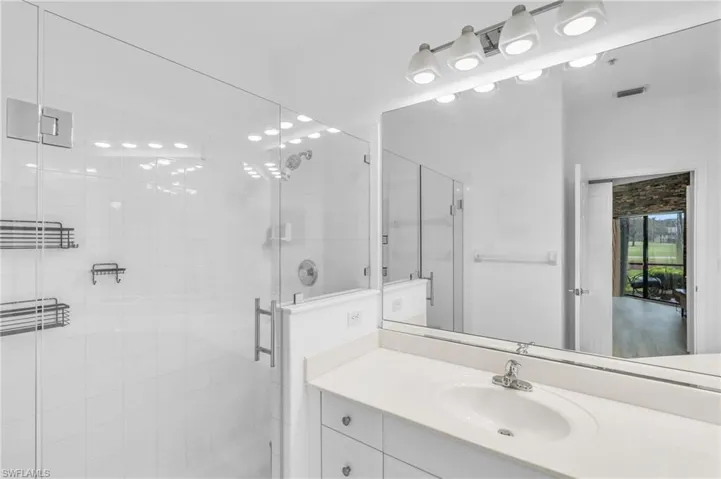 200  Vintage  CIR, Naples, FL 34119