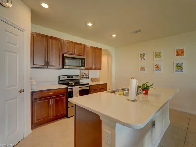 328 Sw 24th Pl, Cape Coral, Florida 33991