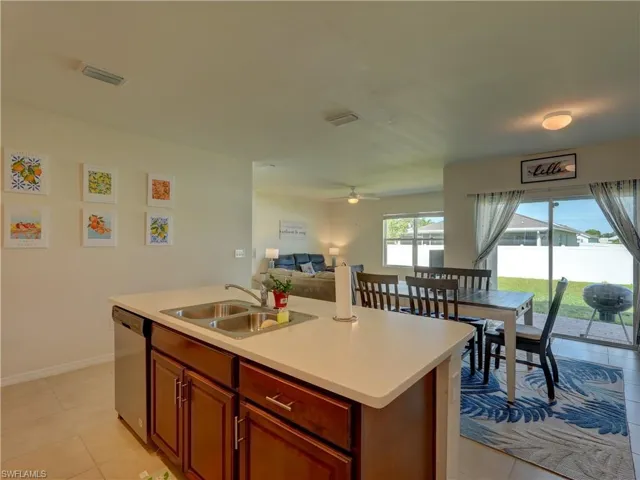328 Sw 24th Pl, Cape Coral, Florida 33991