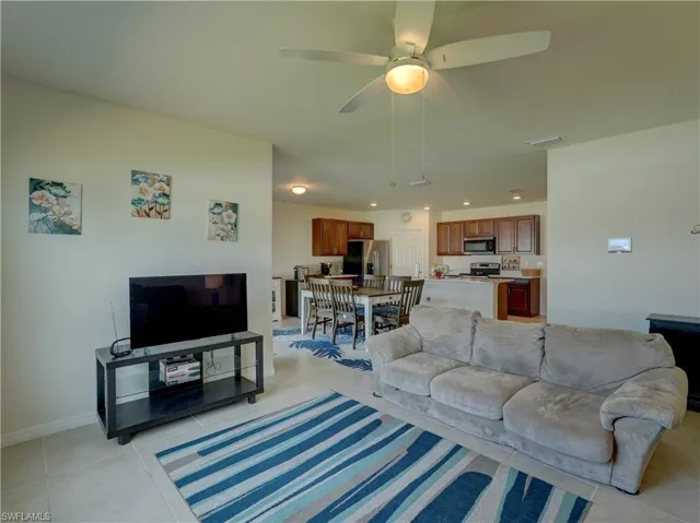 328 Sw 24th Pl, Cape Coral, Florida 33991