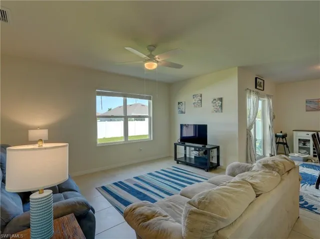 328 Sw 24th Pl, Cape Coral, Florida 33991