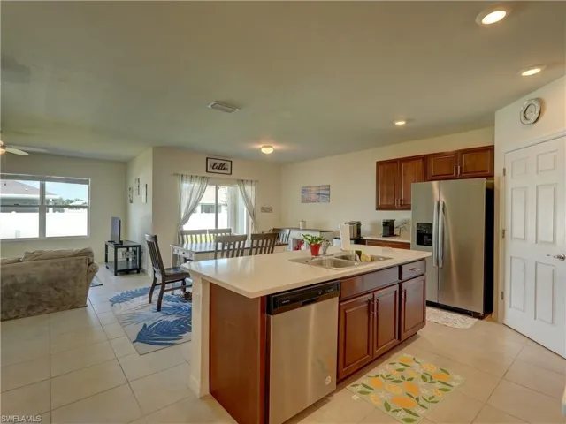328 Sw 24th Pl, Cape Coral, Florida 33991