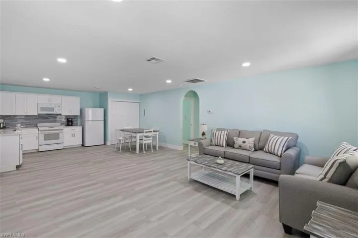 27900-902  Vermont  ST, Bonita Springs, FL 34135