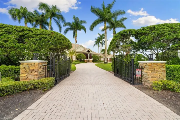 707 Hickory Rd, Naples, Florida 34108