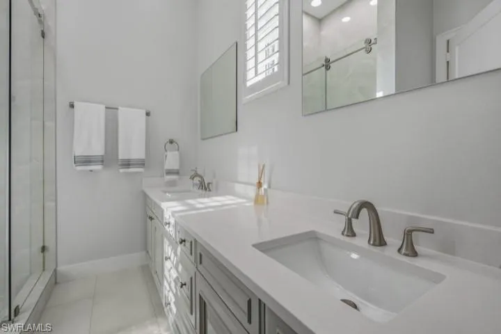 707 Hickory Rd, Naples, Florida 34108