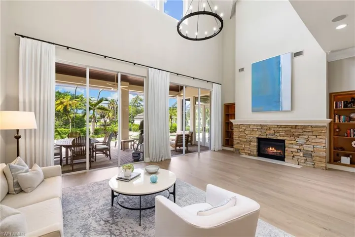 707 Hickory Rd, Naples, Florida 34108