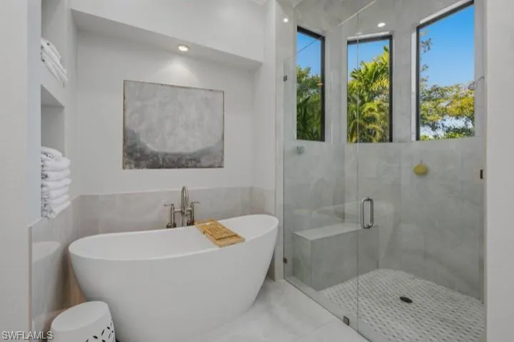 707 Hickory Rd, Naples, Florida 34108