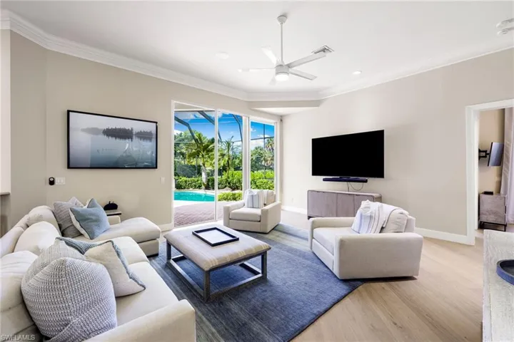 707 Hickory Rd, Naples, Florida 34108