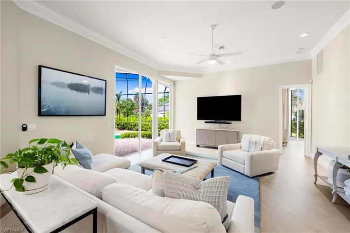 707 Hickory Rd, Naples, Florida 34108