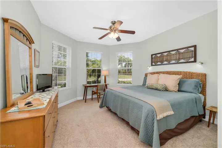 8637  Julia  LN, Naples, FL 34114