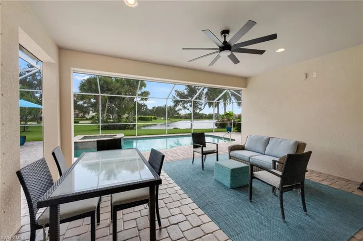 8637  Julia  LN, Naples, FL 34114