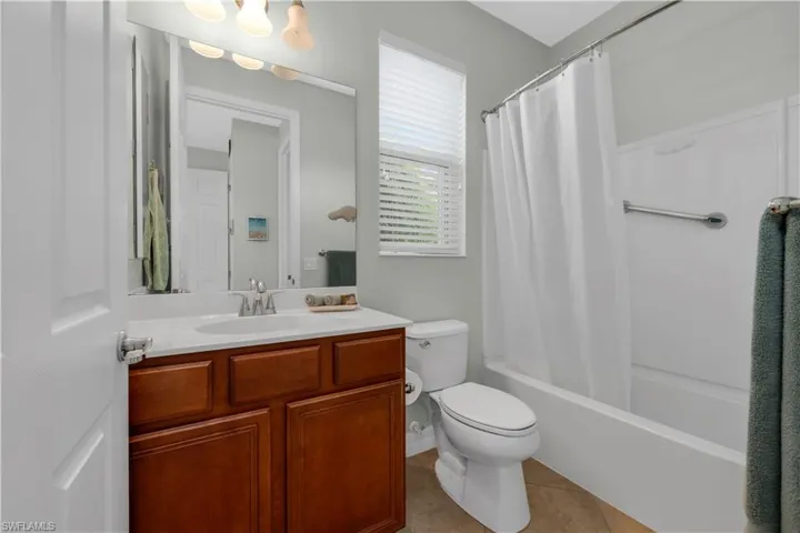 8637  Julia  LN, Naples, FL 34114